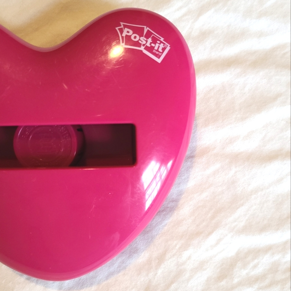post-it • heart dispenser